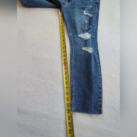 Old Navy Distressed Blue Jeans Size 14 - Picture 4 of 9